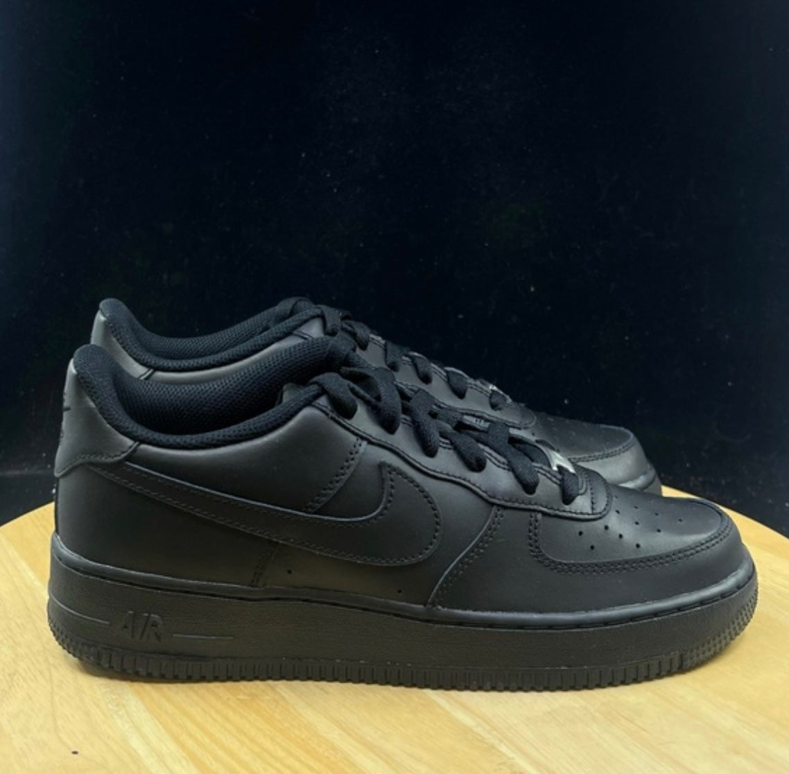 Nike Air Force 1 Triple Black