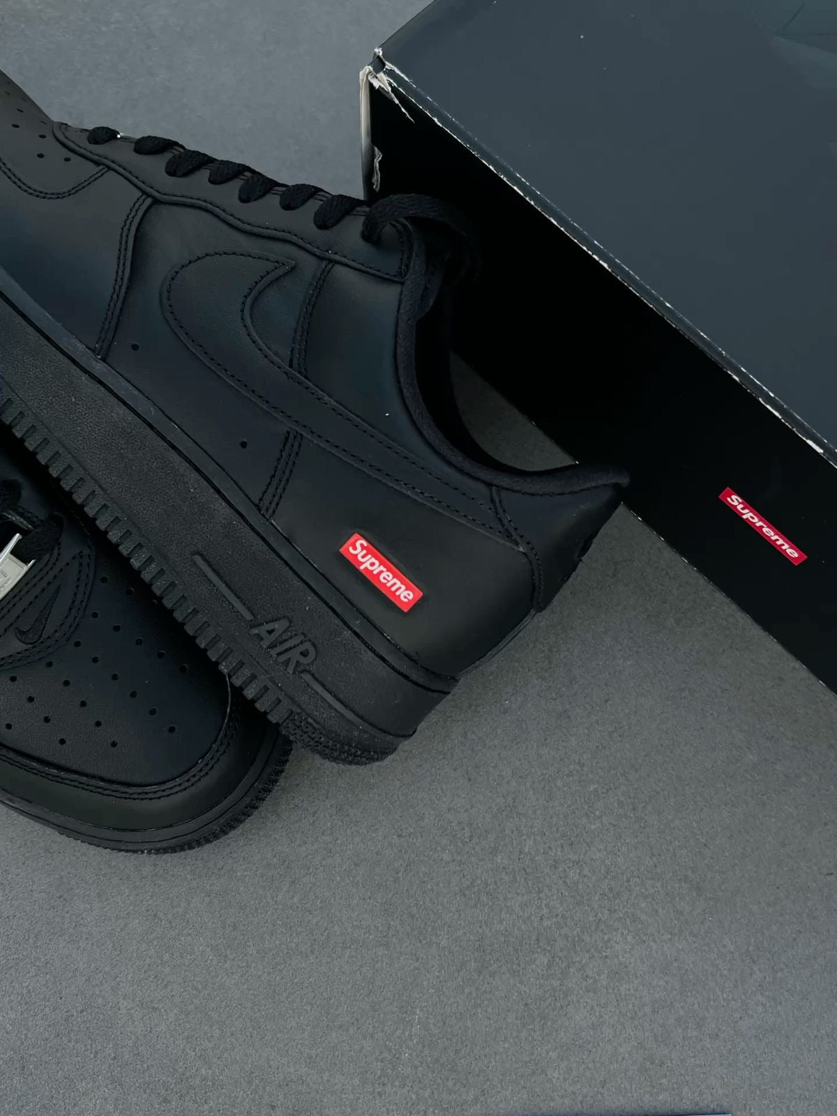 Nike Air Force 1 OG Triple Black Supreme