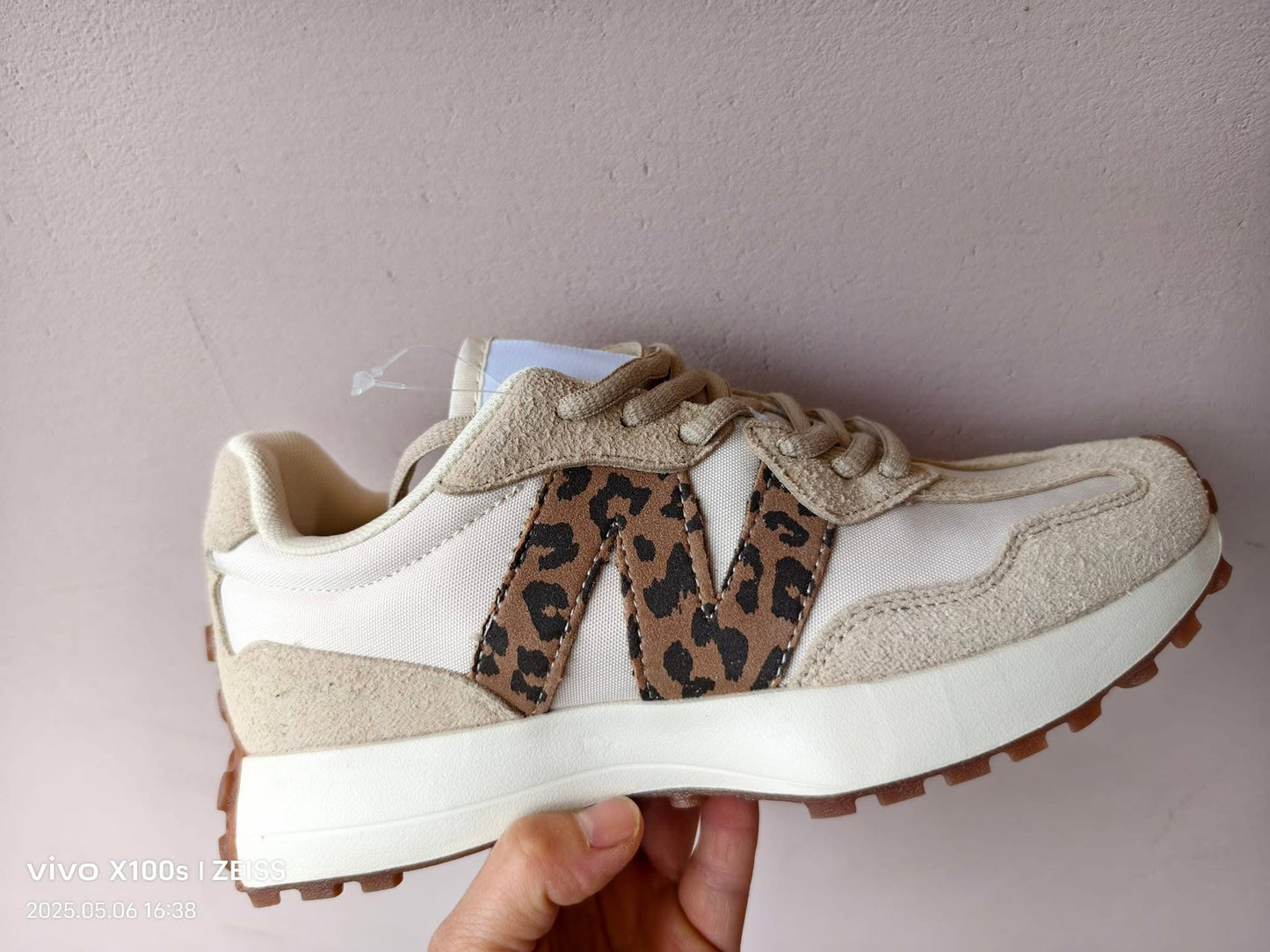 New Balance 327 Panther