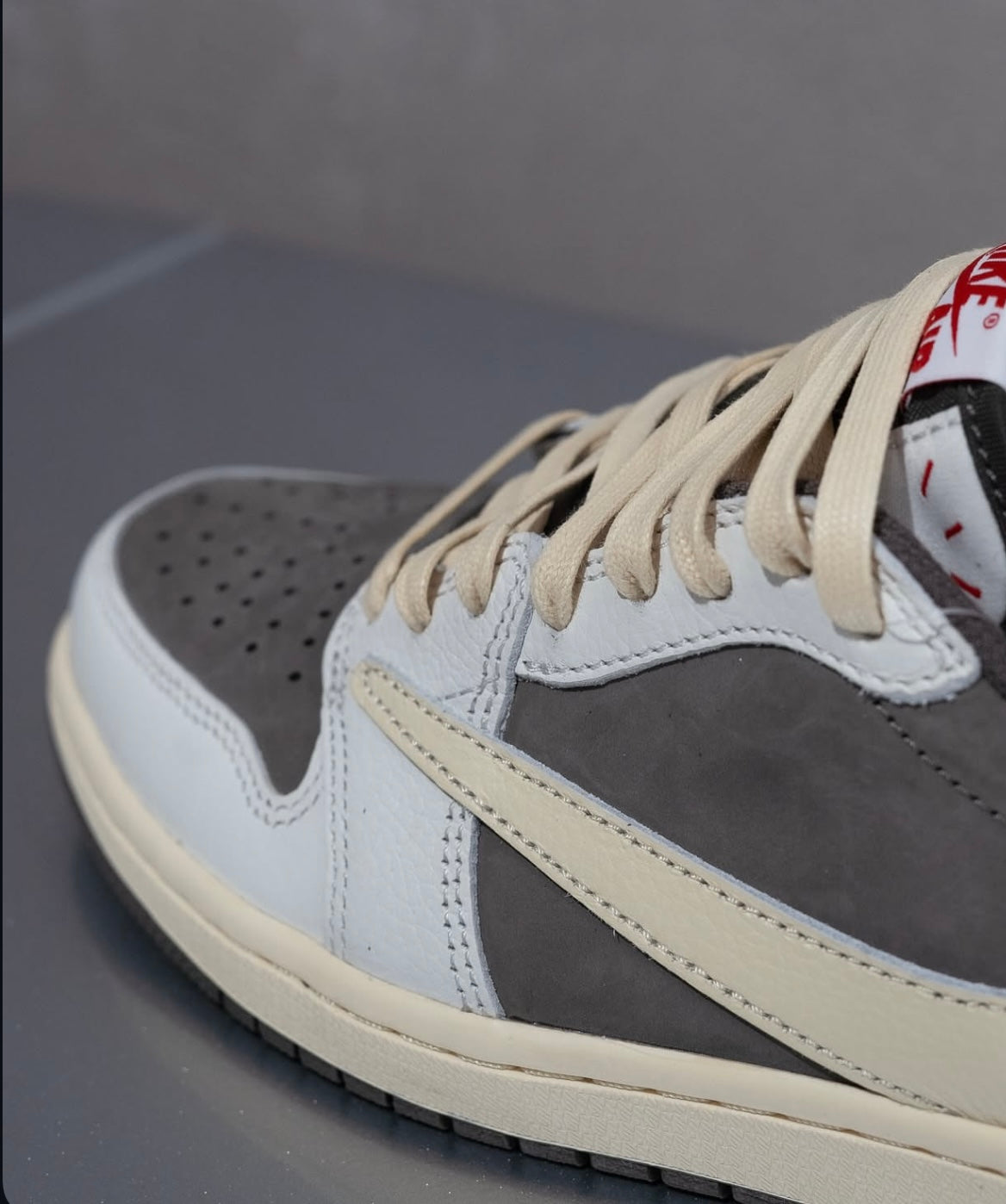 Nike Air Jordan 1 scăzut Travis Scott Reverse Mocha