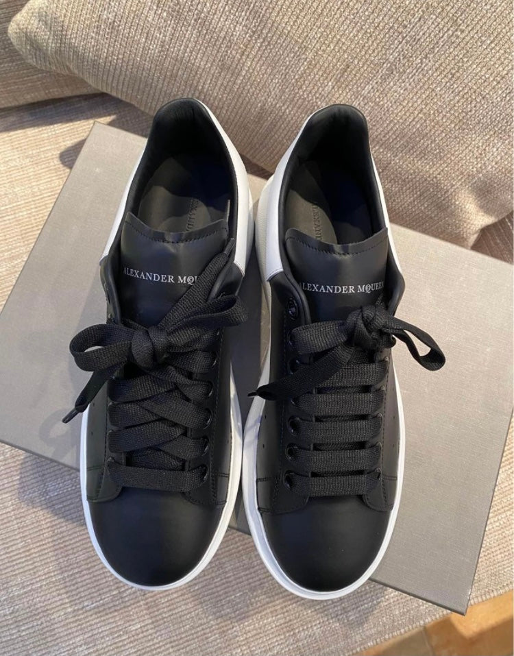 Alexander McQueen Fekete-Fehér