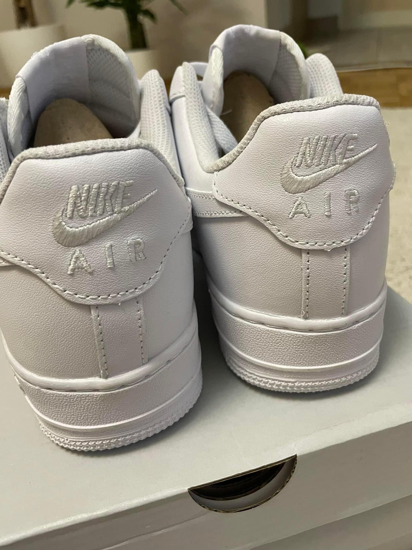 Nike Air Force 1 Triple White