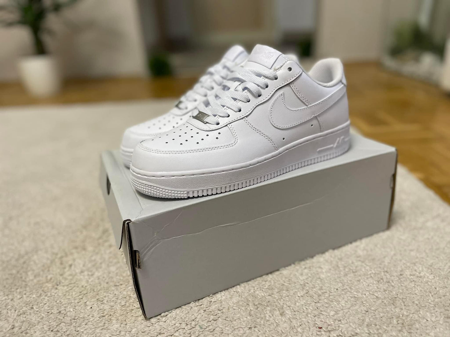 Nike Air Force 1 Triple White