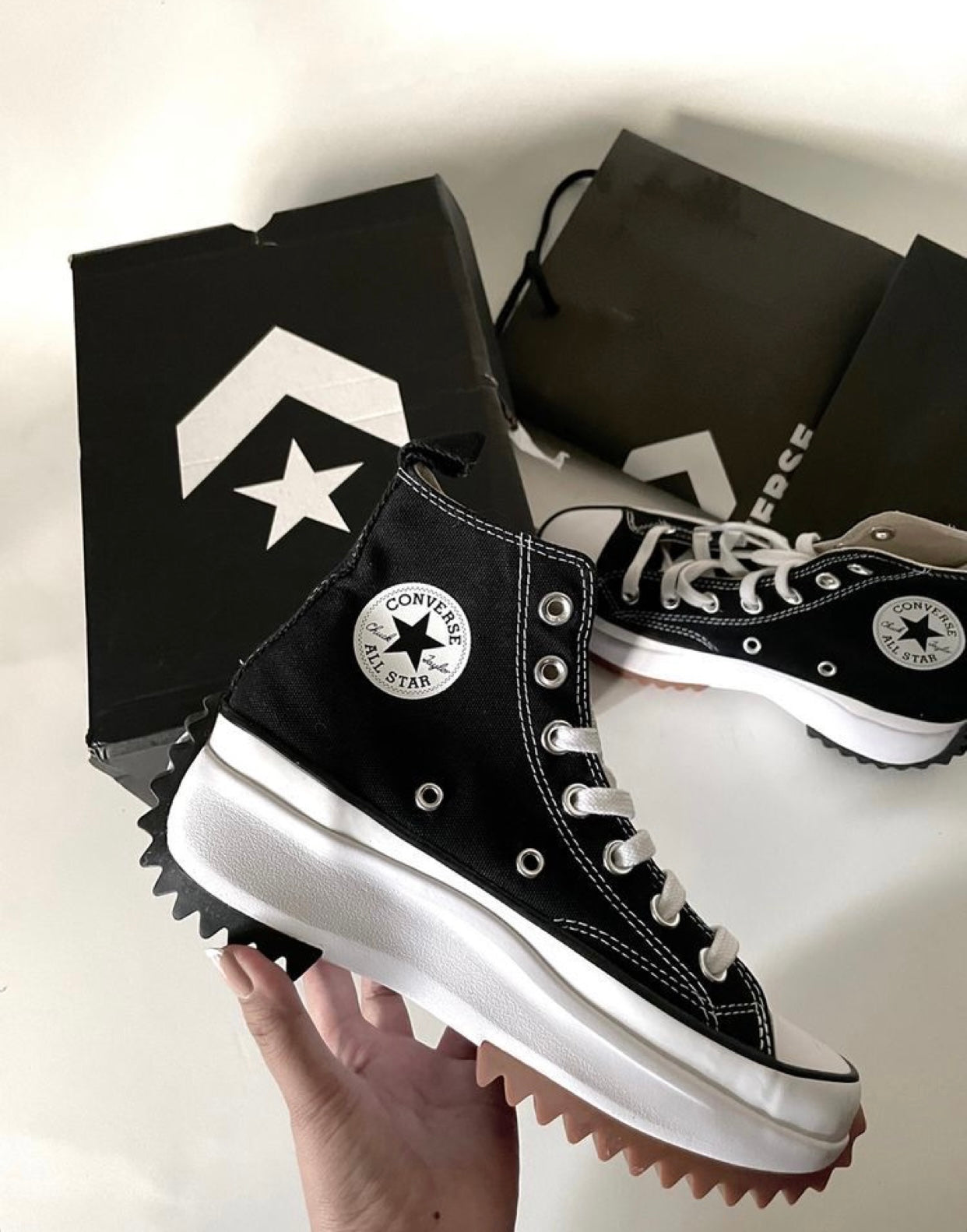 Converse Run Star Hike