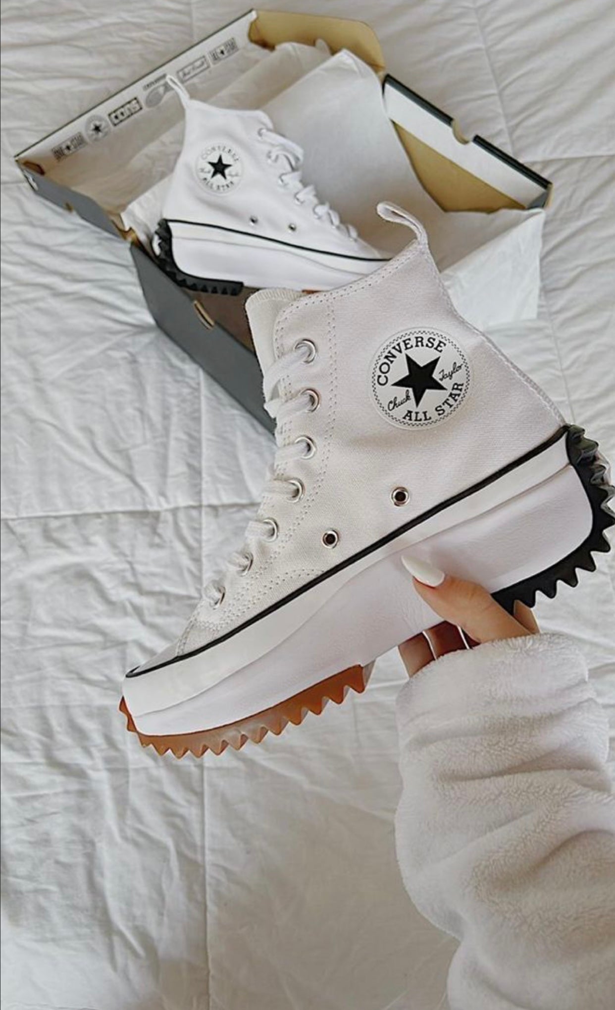 Converse Run Star Hike