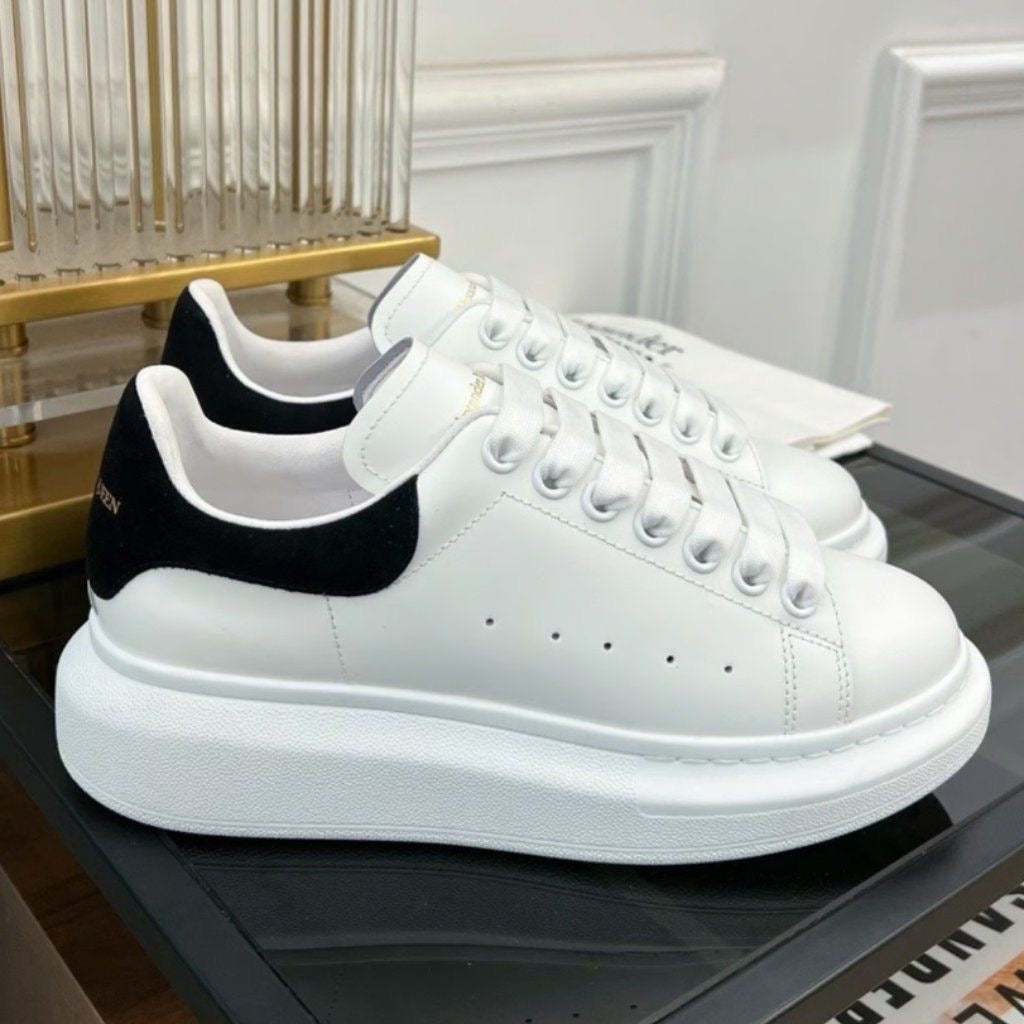 Alexander McQueen alb negru