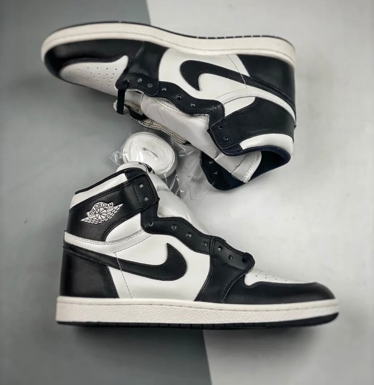 Air Jordan 1 High OG Black-White