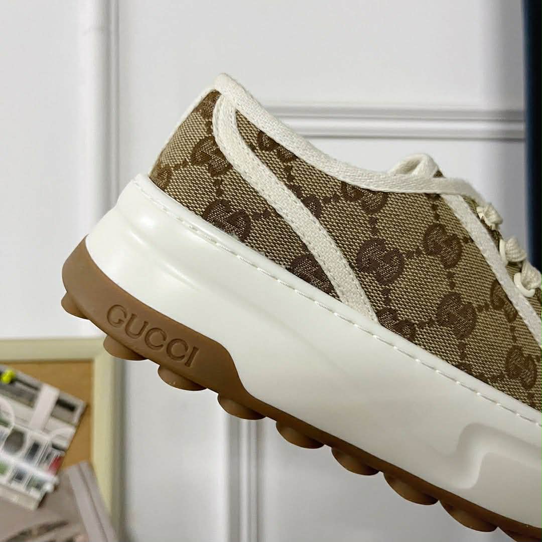 Gucci GG Interlocking G Beige (Women's)