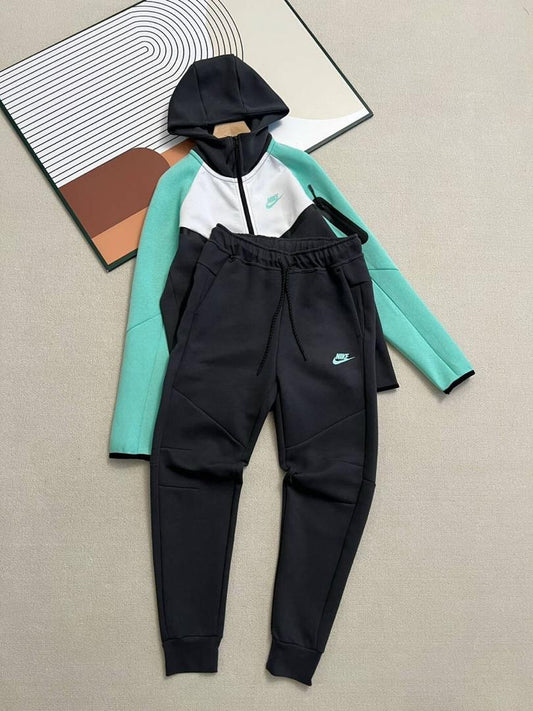 Nike Tech Fleece Szett-Fehér Fekete Türkikék
