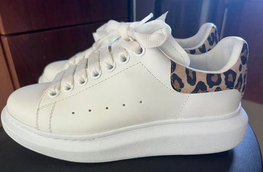 Alexander McQueen Weißer Panther