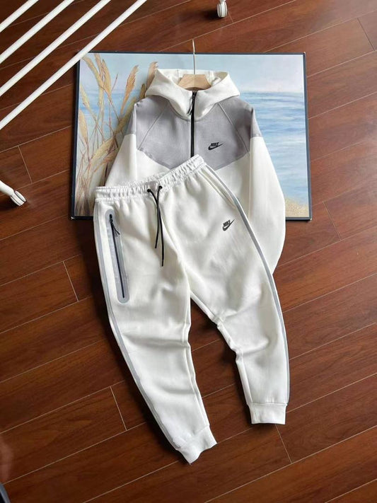 Nike Tech Fleece Szett-Grey White