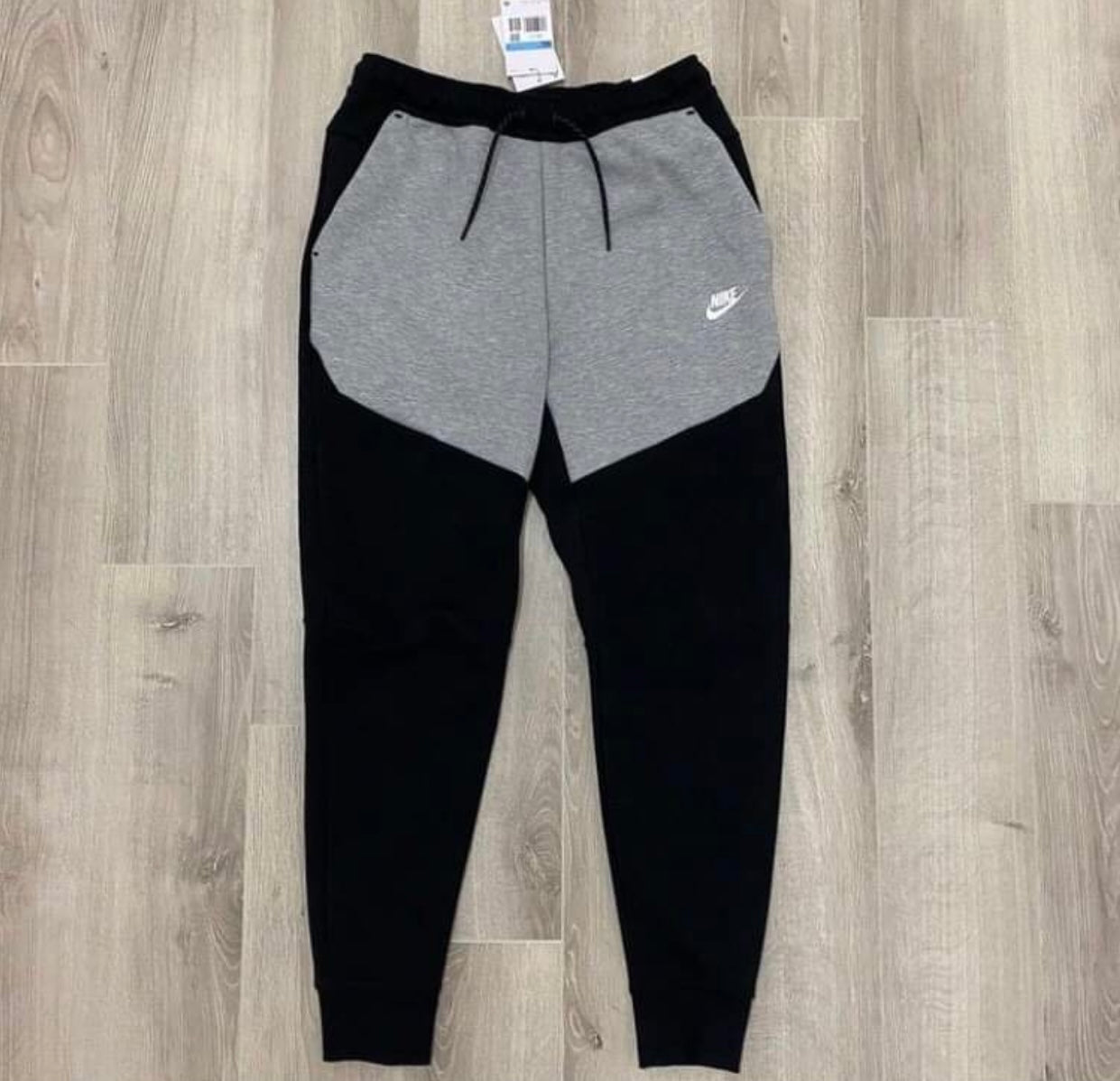 Set de încălzire Nike Tech Fleece negru-gri