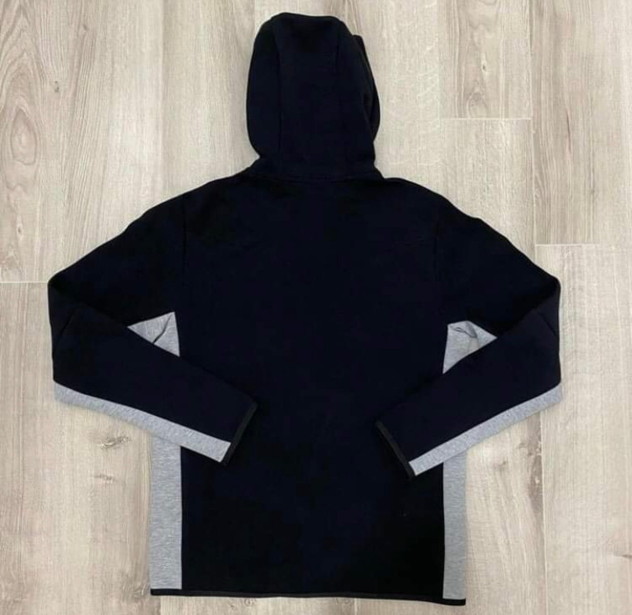 Set de încălzire Nike Tech Fleece negru-gri