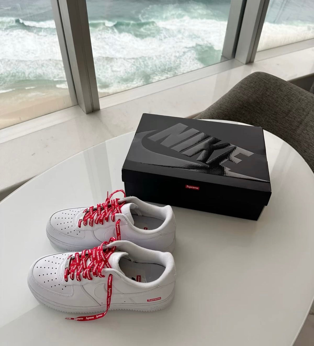 Nike Air Force 1 og Triple White Supreme