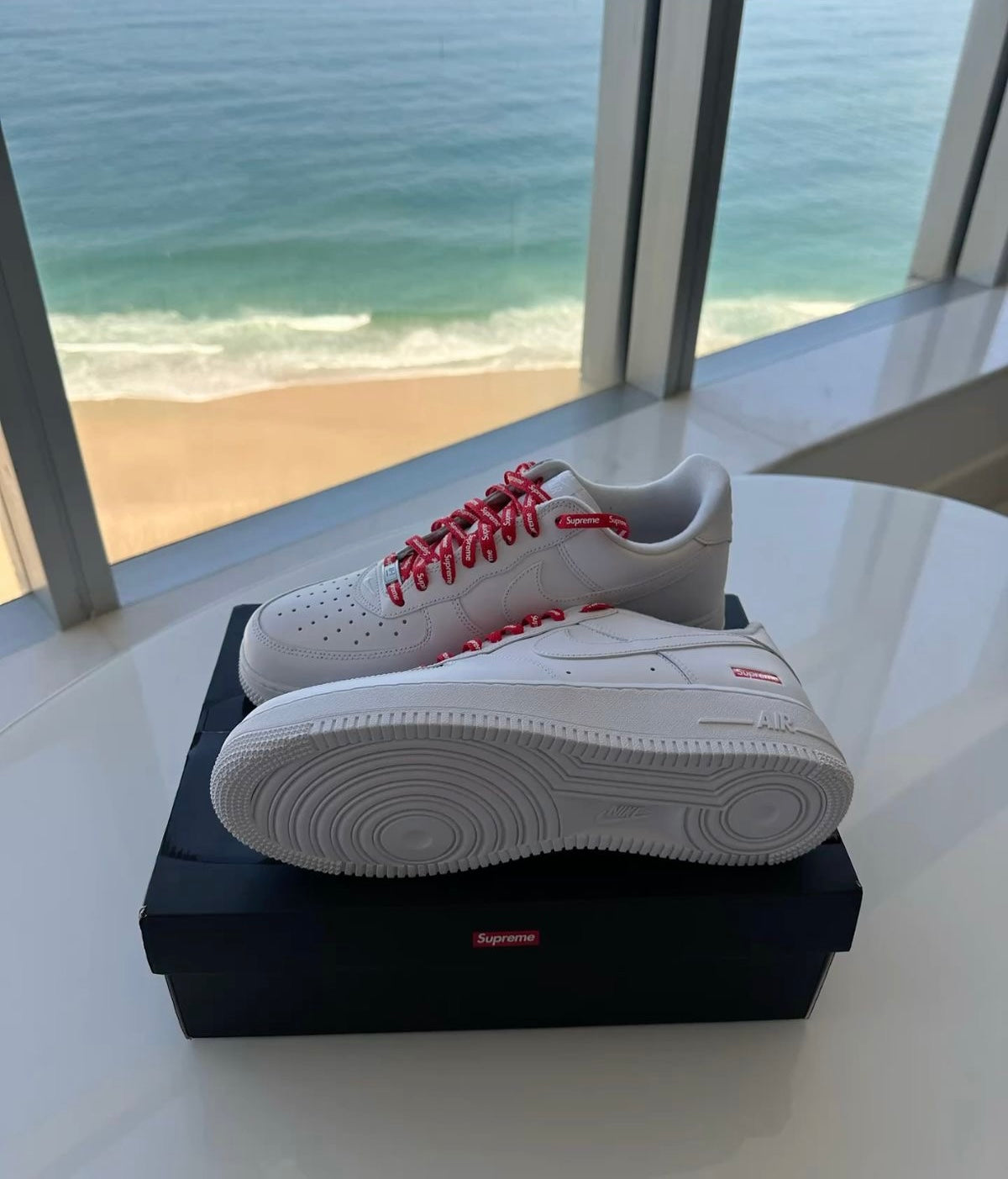 Nike Air Force 1 og Triple White Supreme