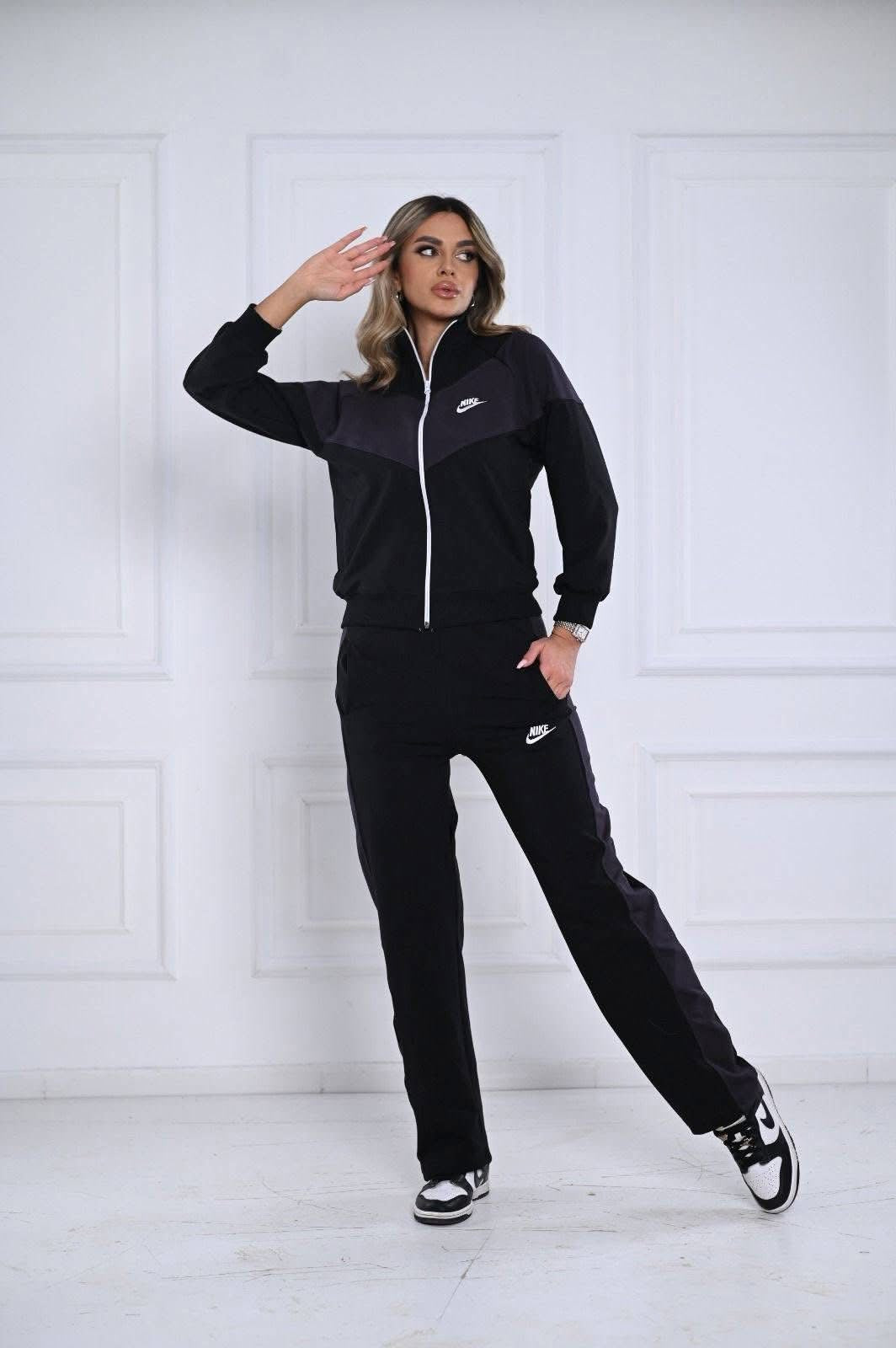 Nike Szett Fekete Fehér Logo Varrott