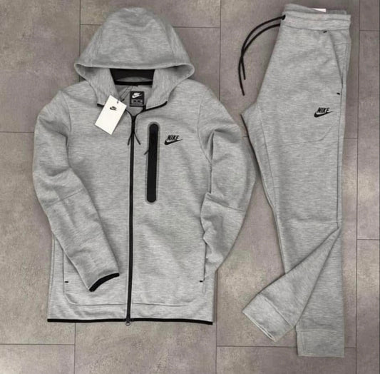 Nike Tech Fleece Sezonul nou
