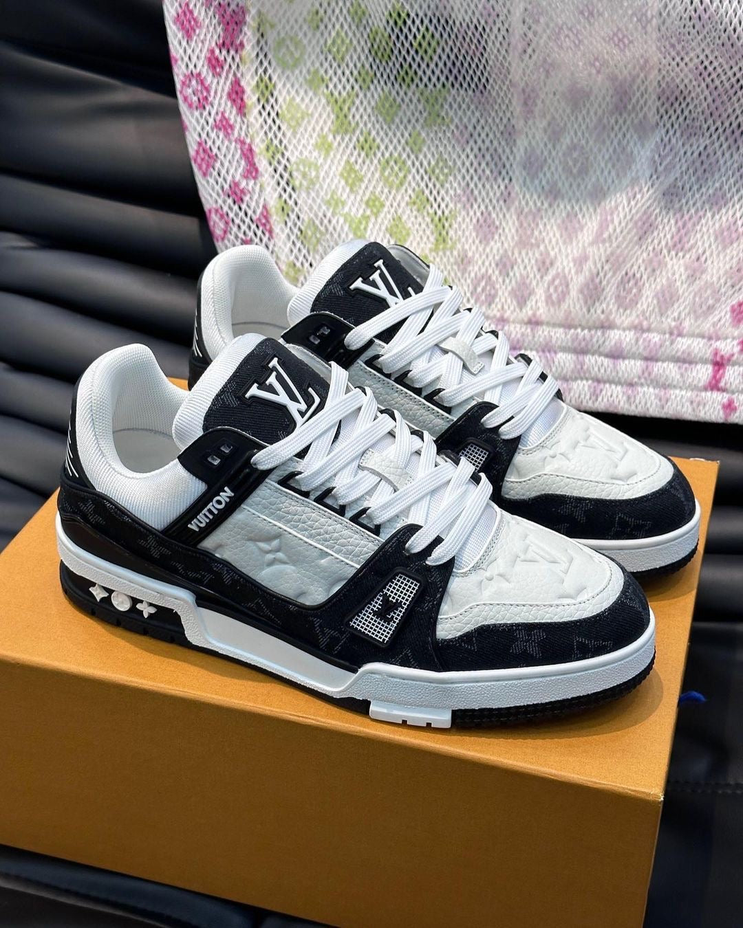 Louis Vuitton Trainer Black White