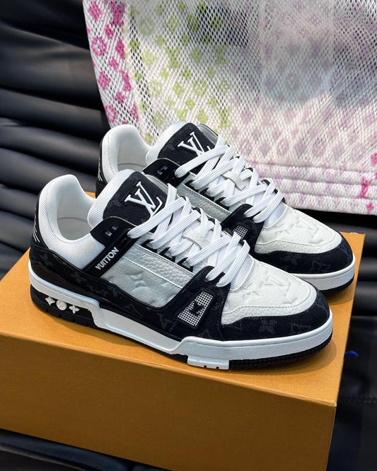 Louis Vuitton Trainer Black White