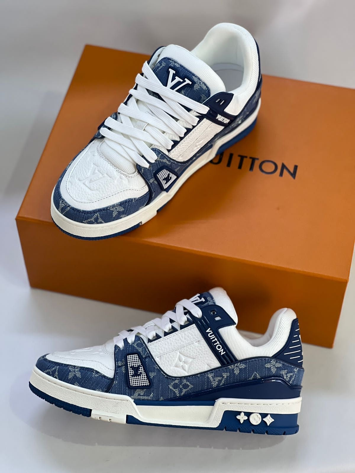 Louis Vuitton Trainer White Blue