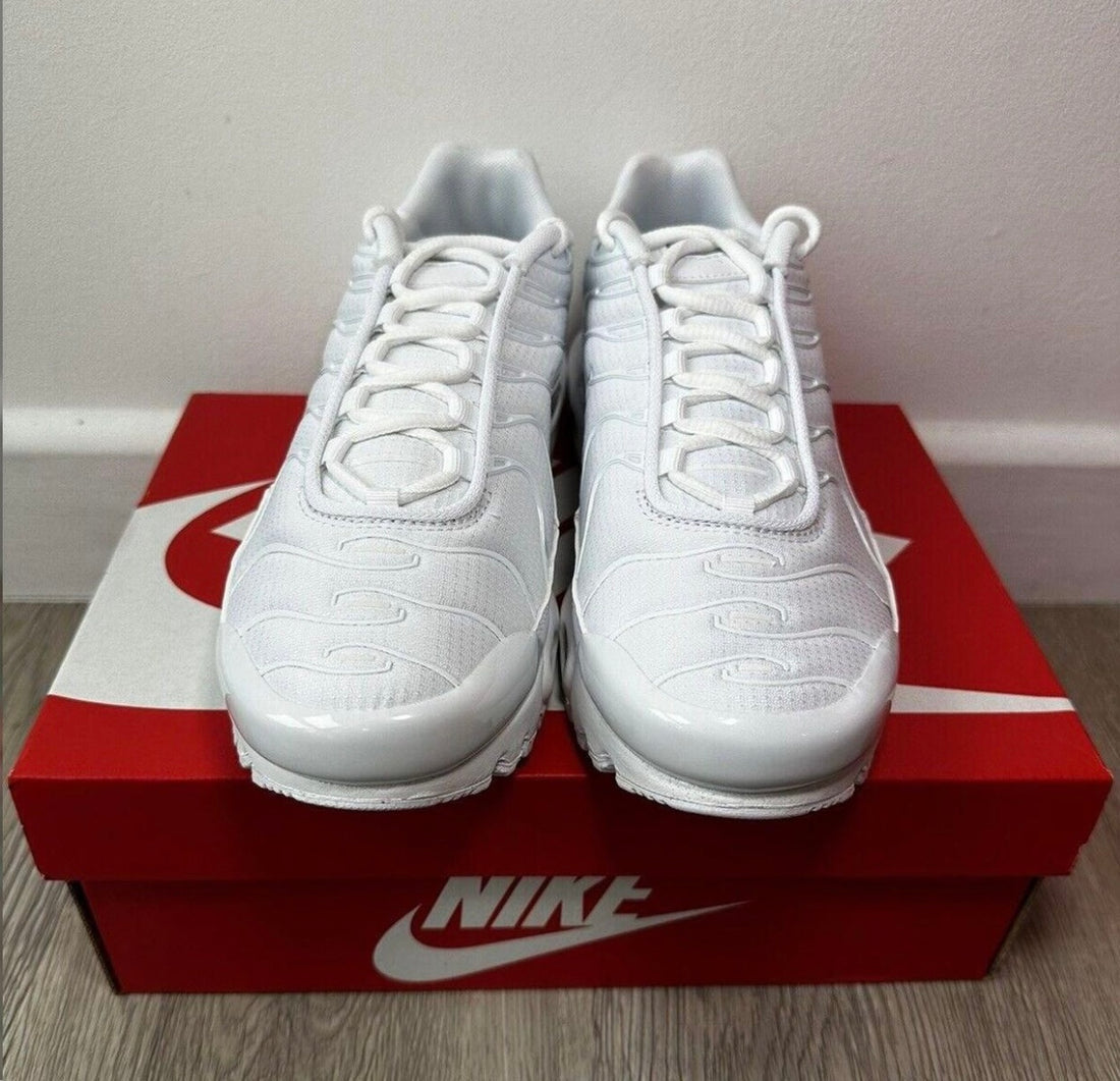 Nike Air Max a reglat alb