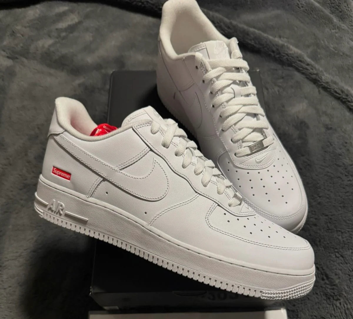 Nike Air Force 1 Triple White Supreme
