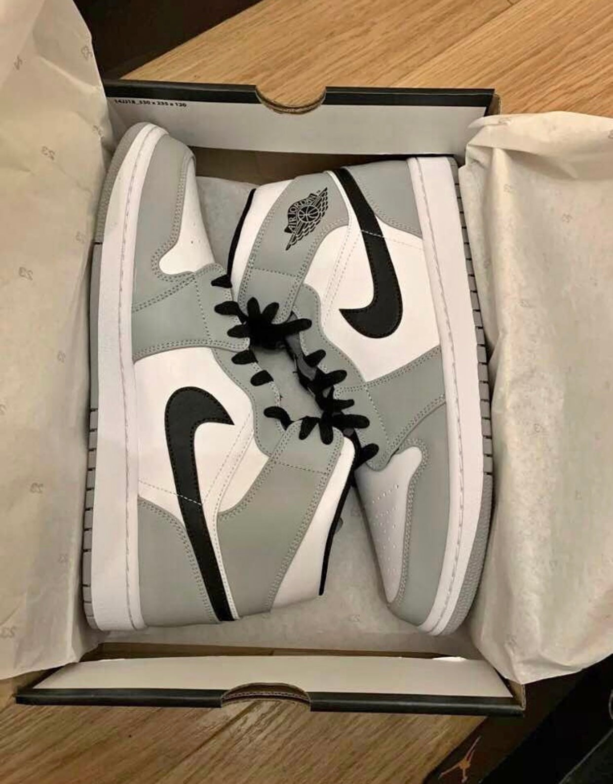 Air Jordan 1 Mid OG Smoke-Grey