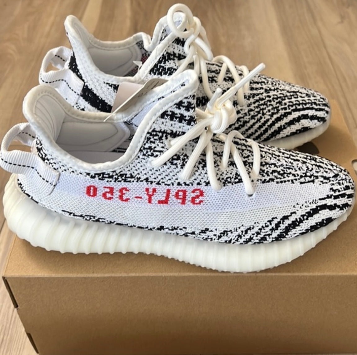 Adidas Yeezy 350 Boost V2 Zebra