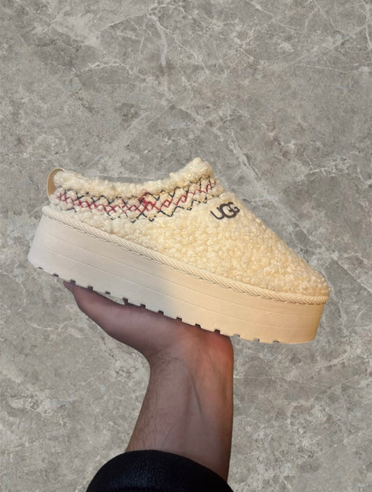 UGG Tazz Creme Wolle