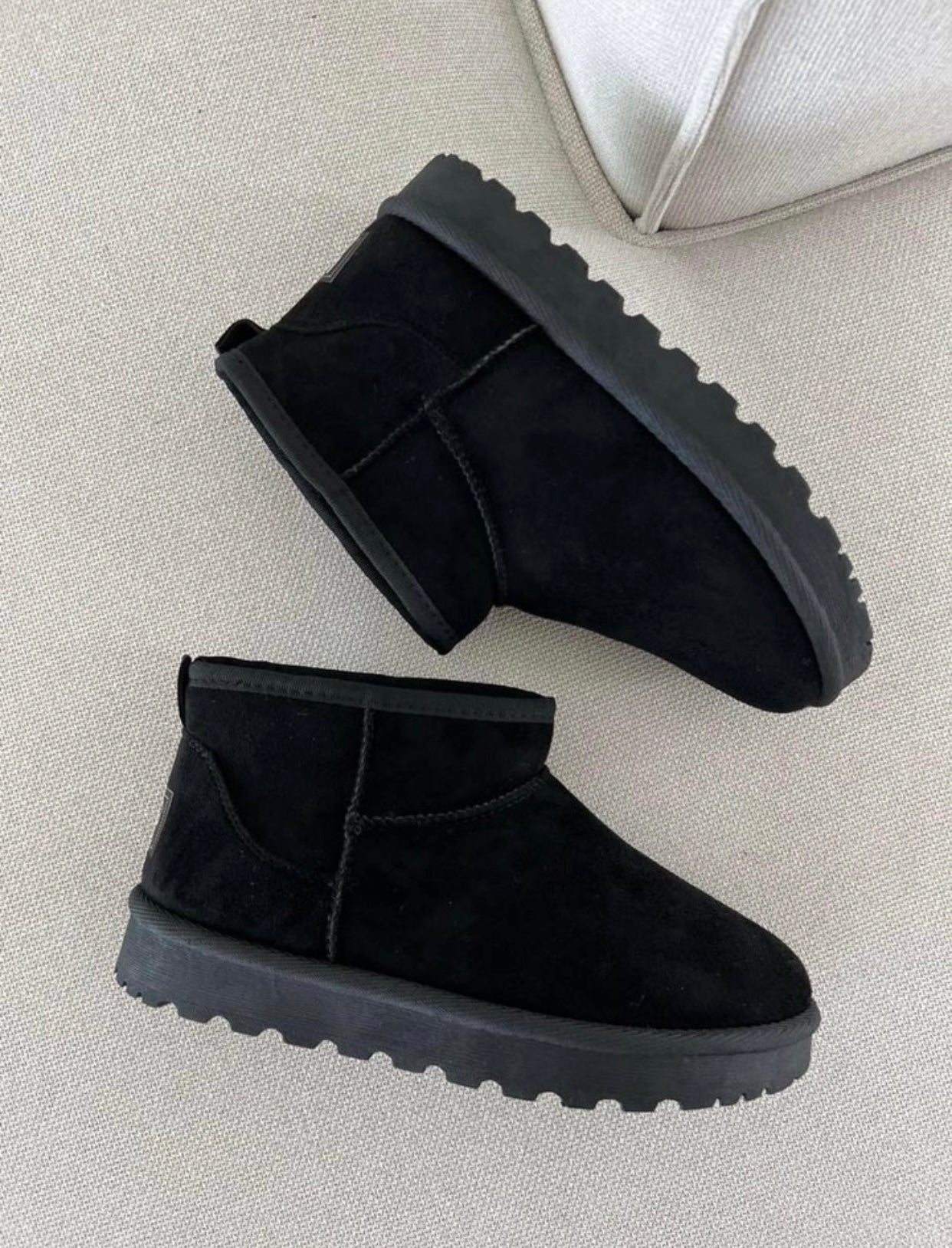 UGG Classic Ultra Mini Schneestiefel Schwarz