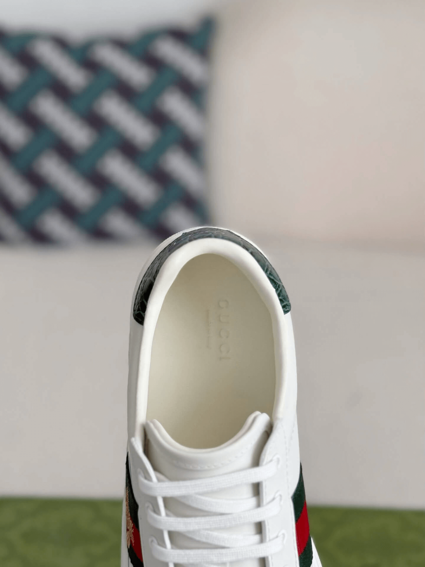 Gucci Ace-Fehér Bőr/Hálócsíkos Méhecskés