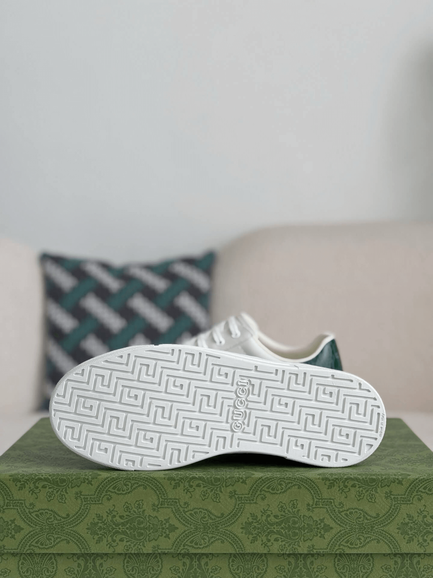 Gucci Ace-Fehér Bőr/Hálócsíkos Méhecskés
