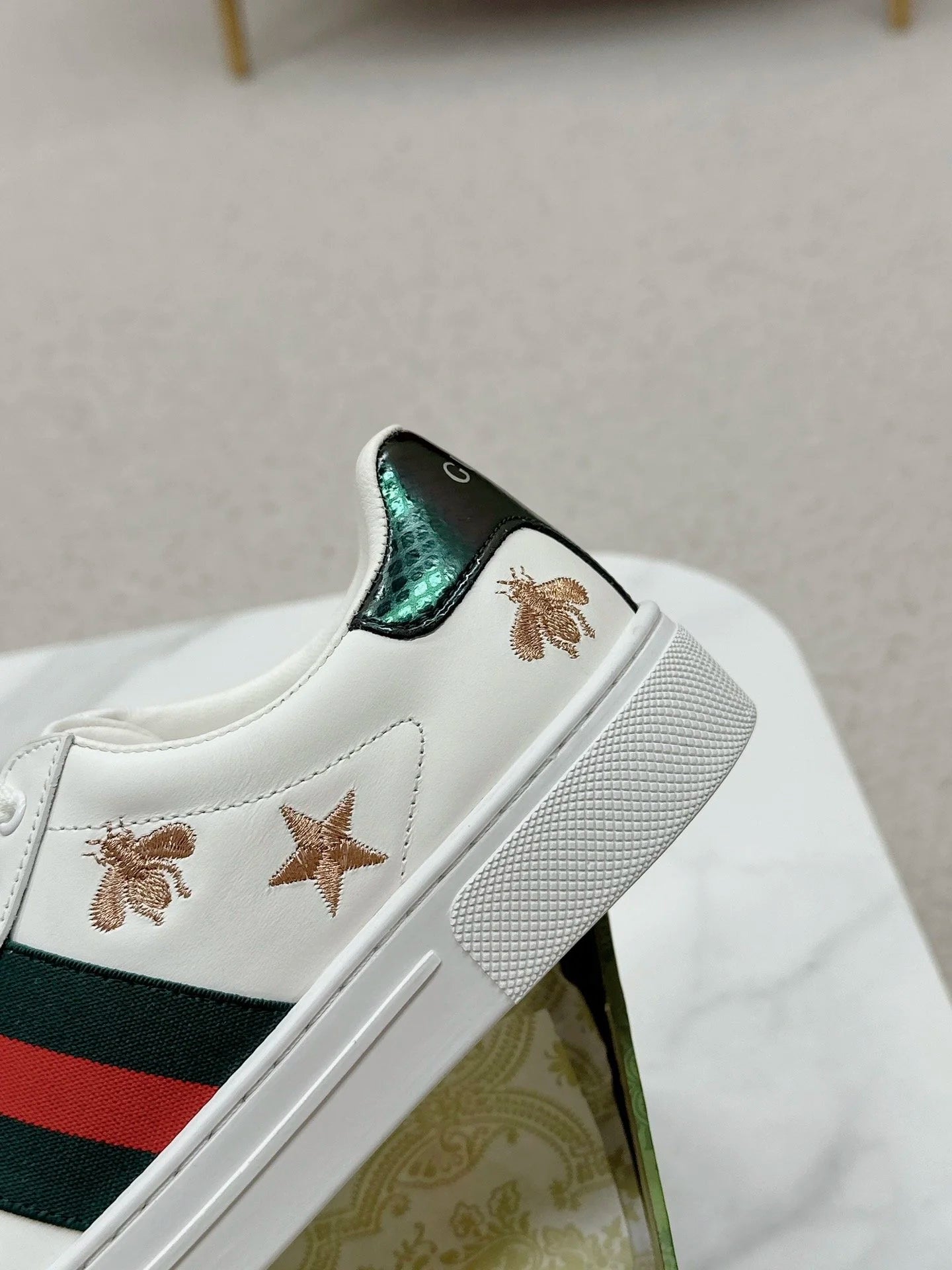 Gucci Ace Bee & Star Hímzett Logó Fehér Bőr