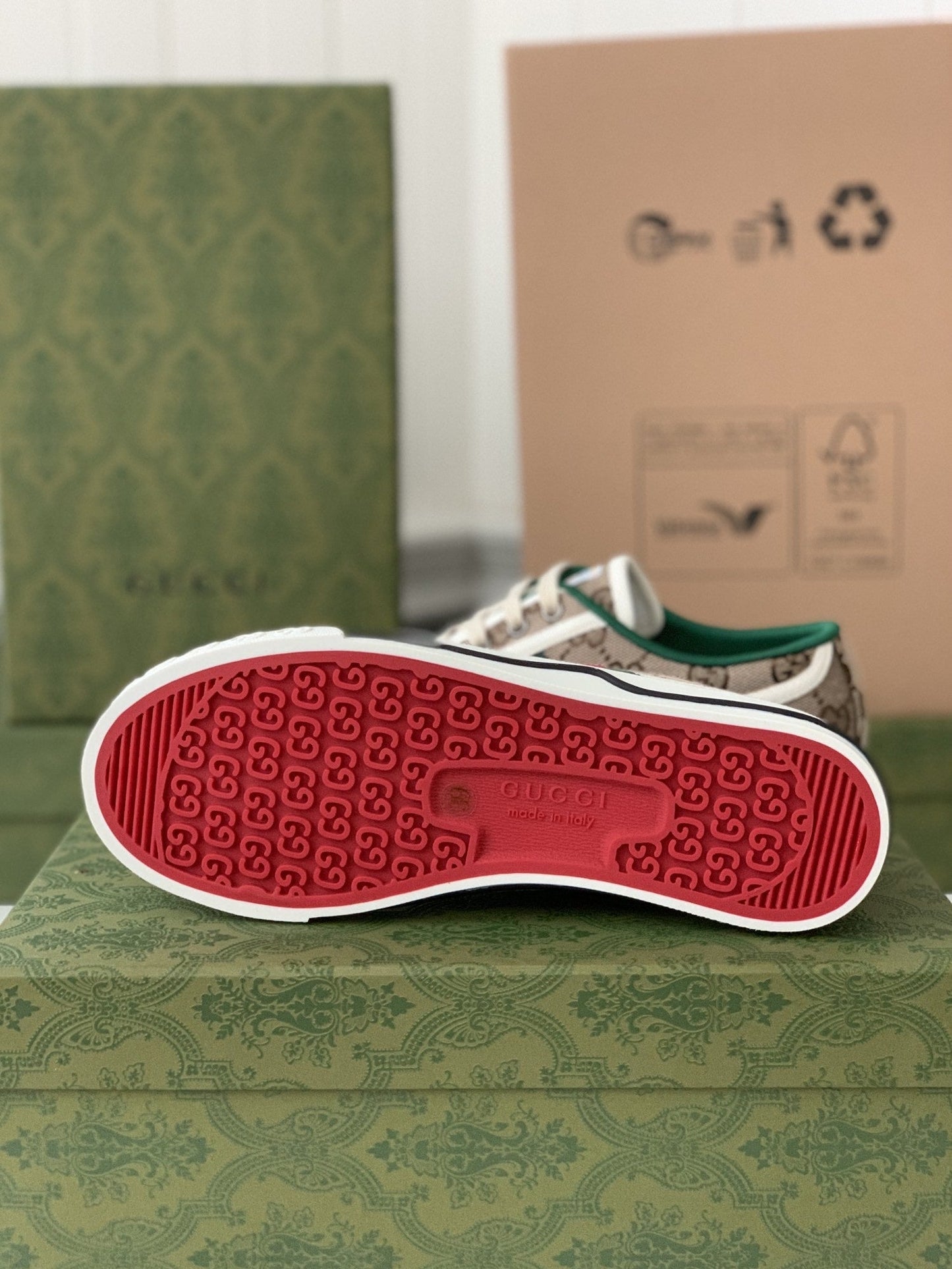 Gucci Tennis 1977 – Bézs GG és Fehér Csík