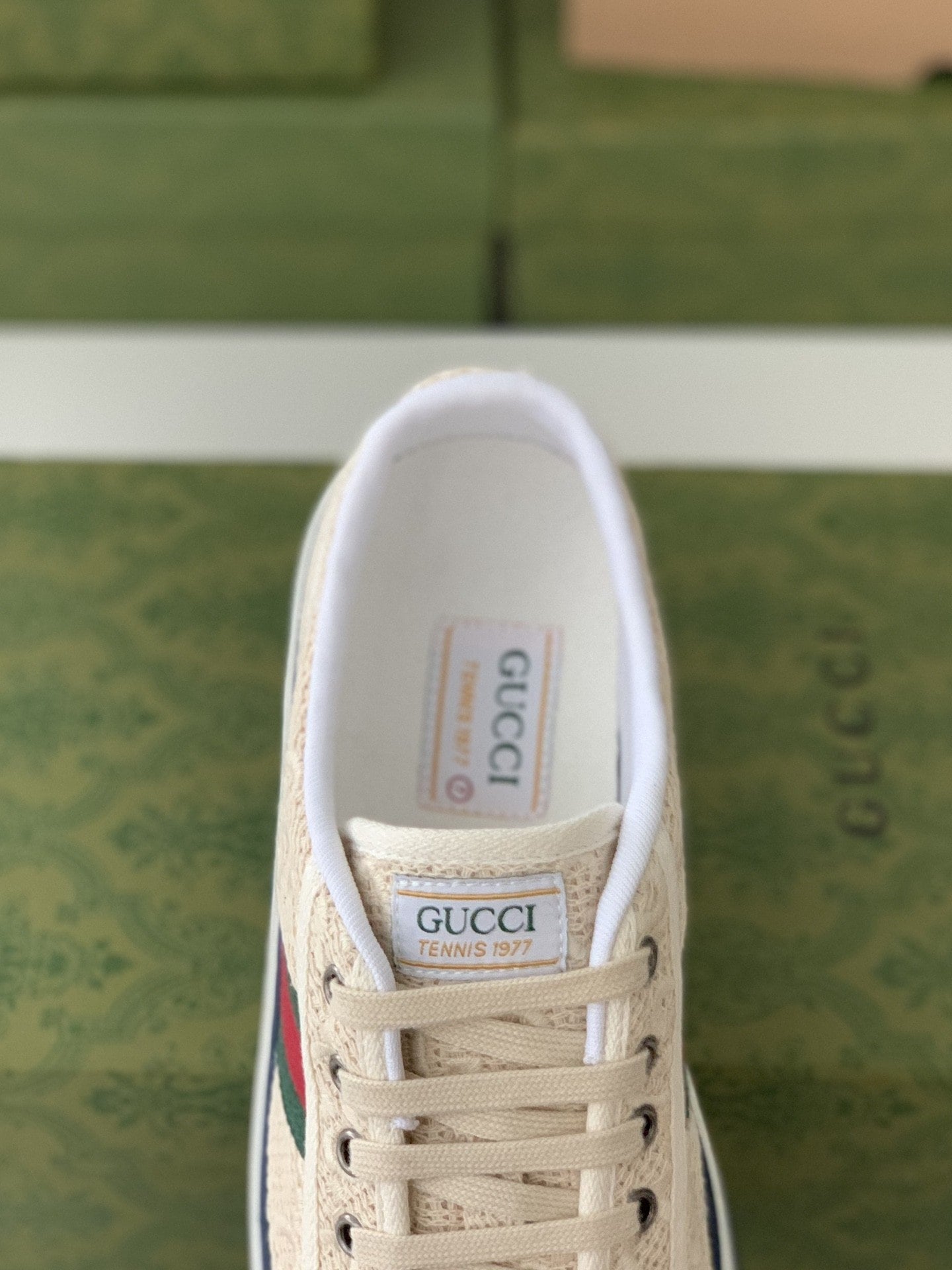 Gucci Tennis 1977 – Törtfehér GG Hímzett Vászon