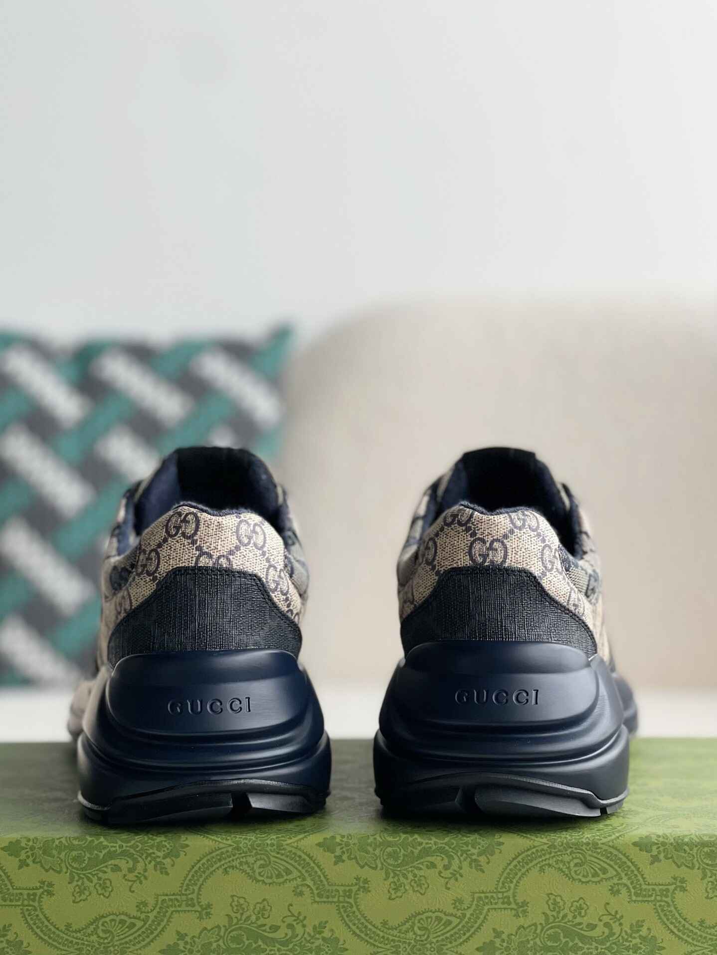Gucci Rhyton Cipő – Kék és Bézs GG Supreme Vászon