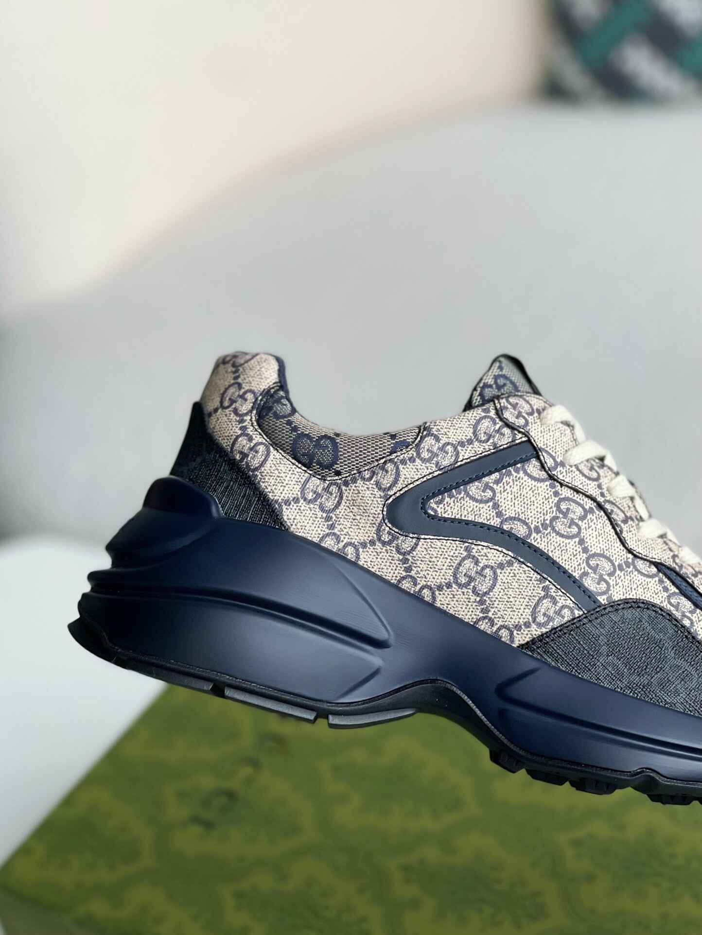Gucci Rhyton Cipő – Kék és Bézs GG Supreme Vászon