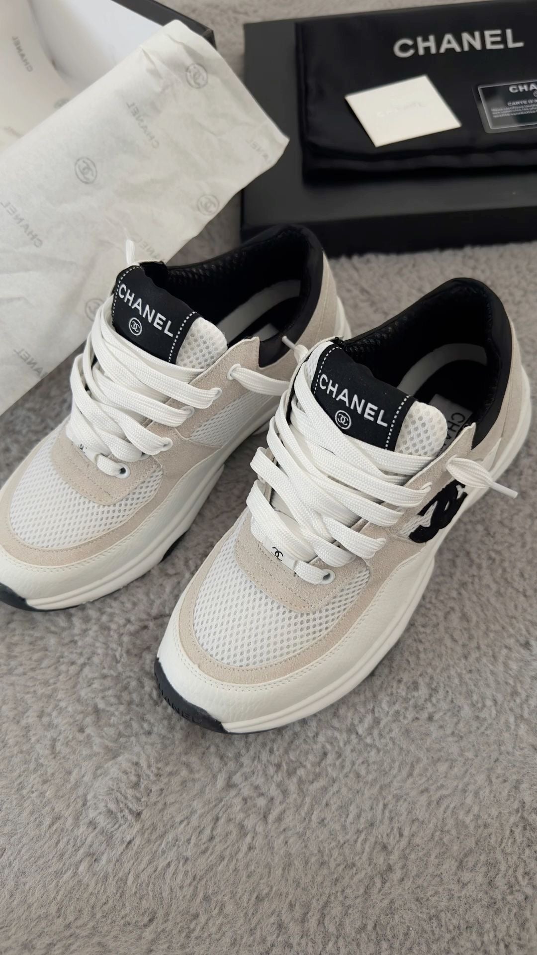 Chanel Low Daim White Black