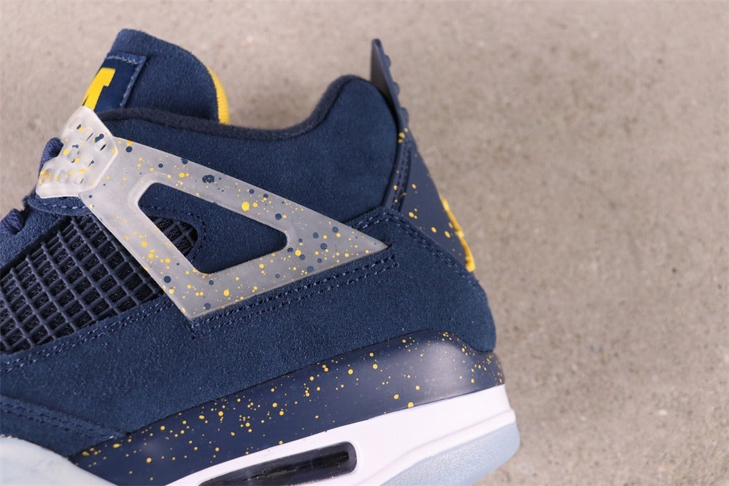 Air Jordan 4 Michigan PE