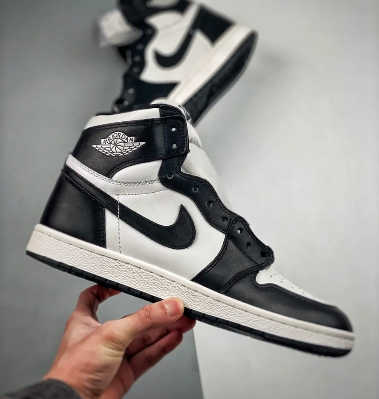 Air Jordan 1 High OG Black-White