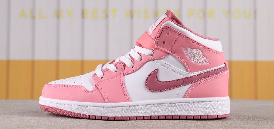 Air Jordan 1 Mid Valentines Day