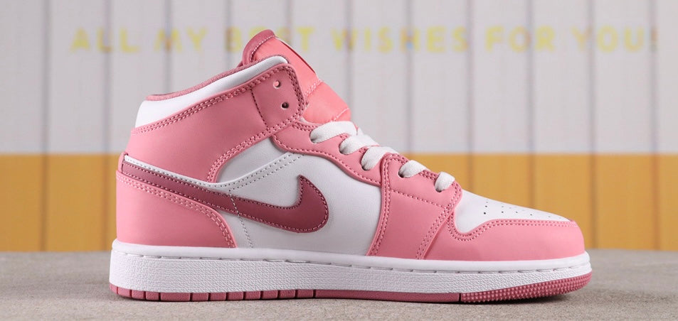 Air Jordan 1 Mid Valentines Day