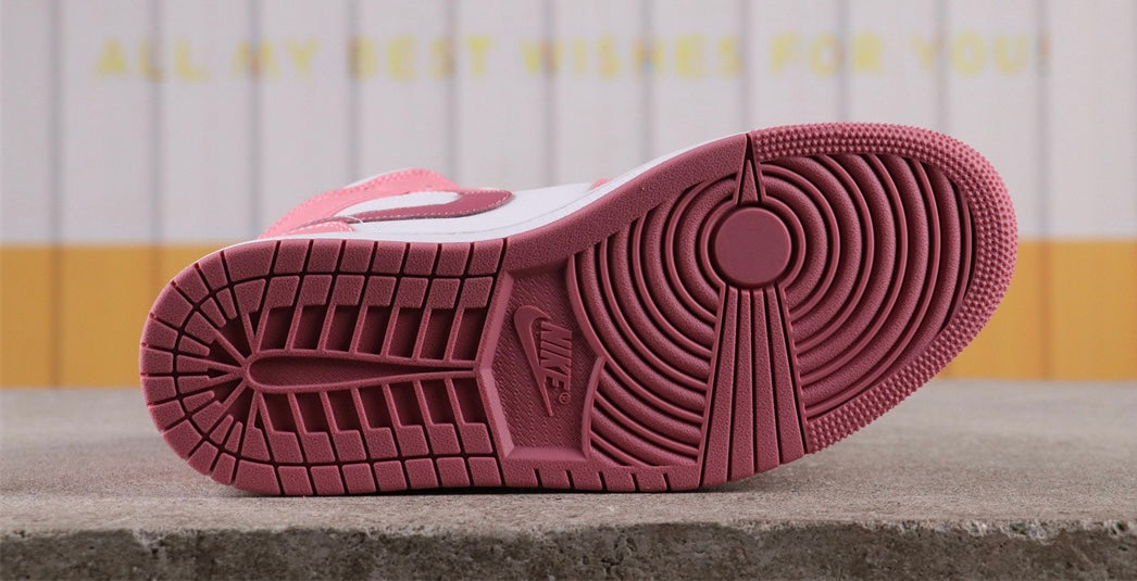Air Jordan 1 Mid Valentines Day