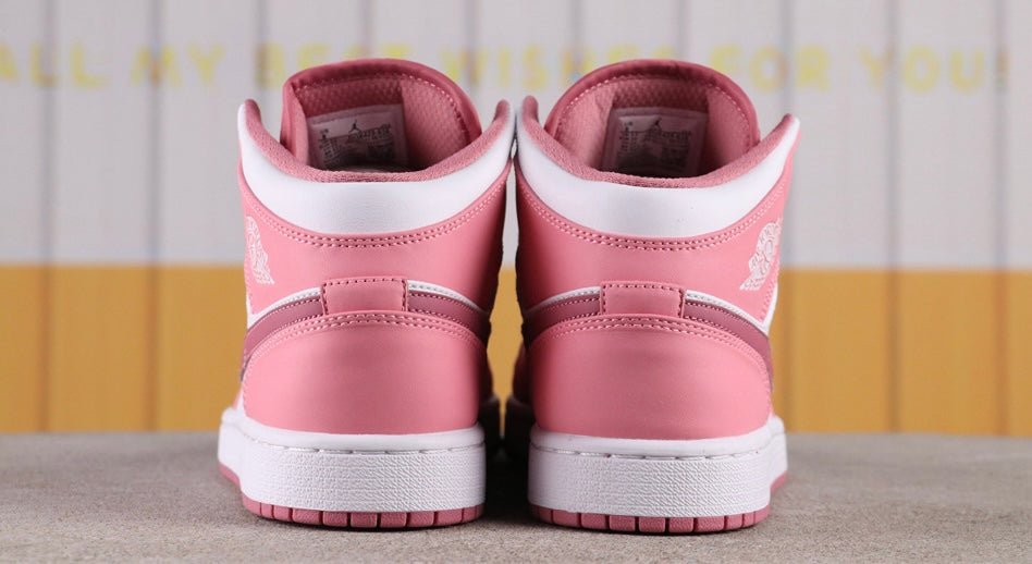 Air Jordan 1 Mid Valentines Day