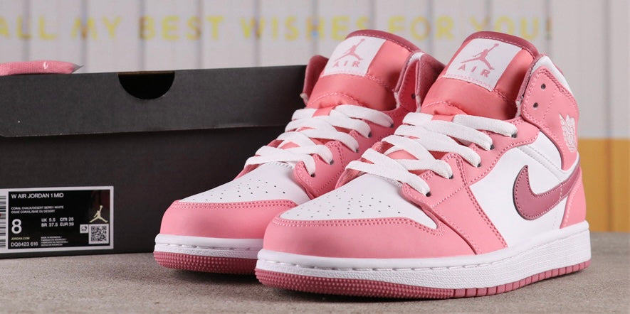Air Jordan 1 Mid Valentines Day