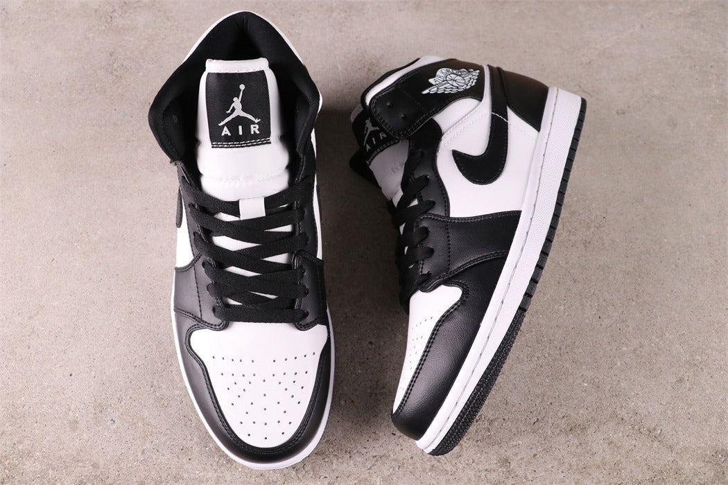 Air Jordan 1 Mid Black White