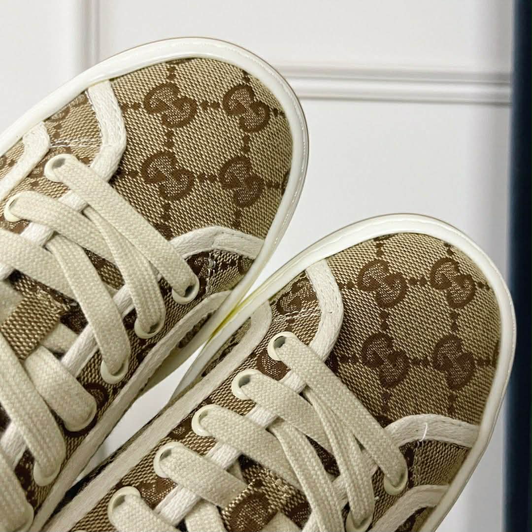 Gucci GG Interlocking G Beige (Women's)