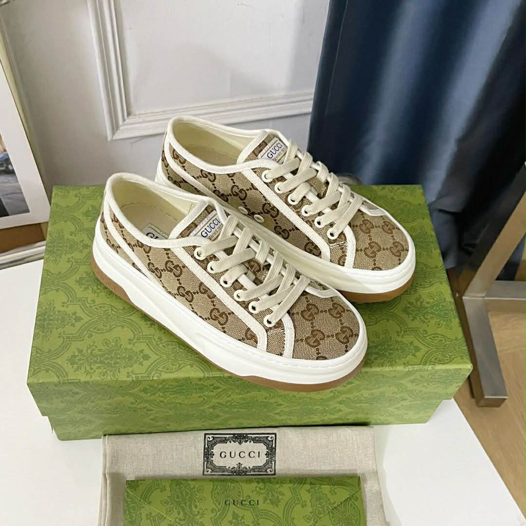 Gucci GG Interlocking G Beige (Women's)